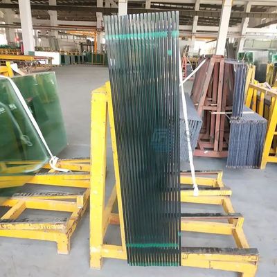 لبه‌ی صیقلی و پرداخت‌شده، برش سفارشی، شیشه‌ی ایمنی شفاف کم‌آهن سکوریت‌شده برای ساختمان